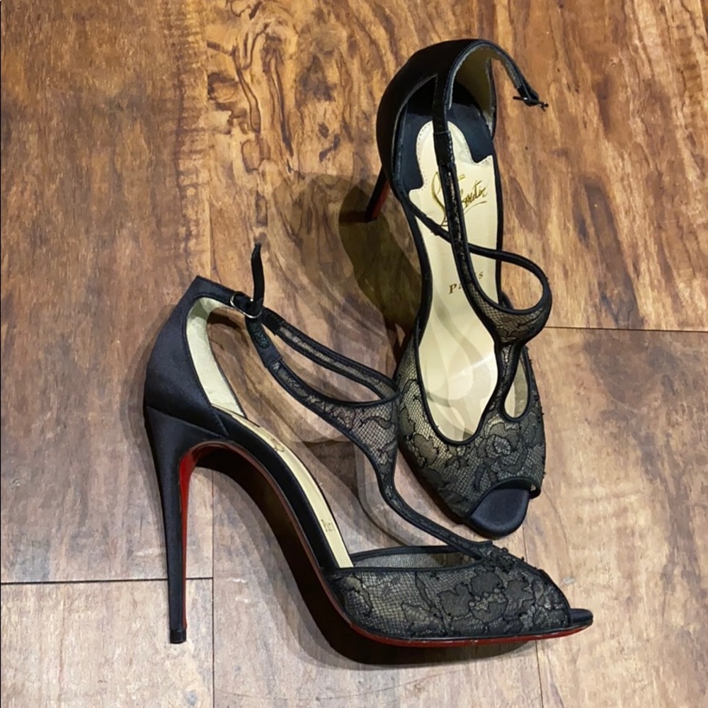 Christin Louboutin black lace stain heels